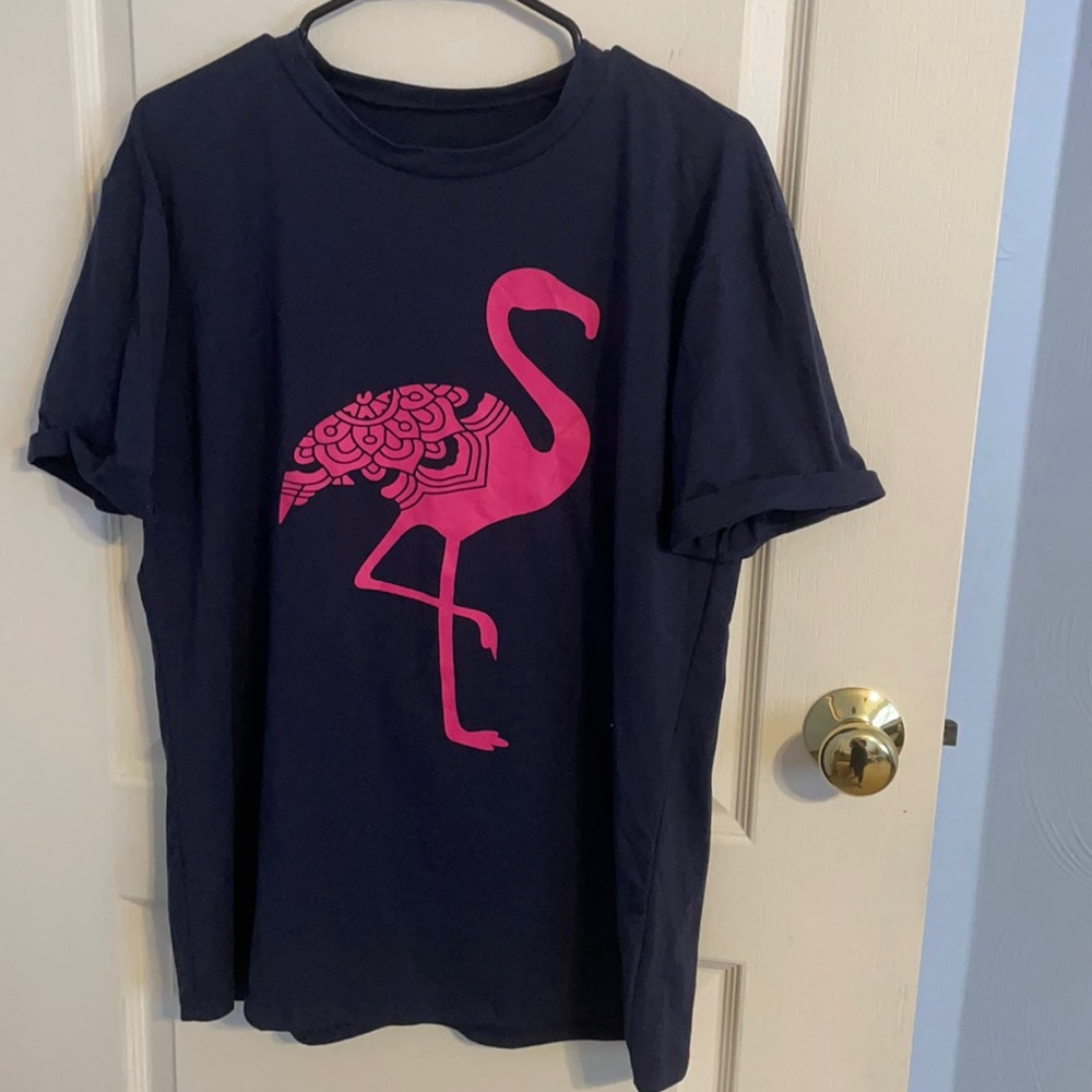 Navy XL T-shirt with Hot pink flamingo decal